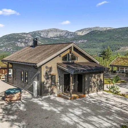 3 Bedroom Beautiful In Vradal